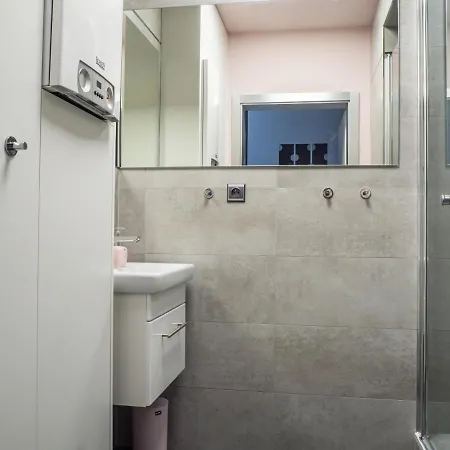 홈스테이 Parady House